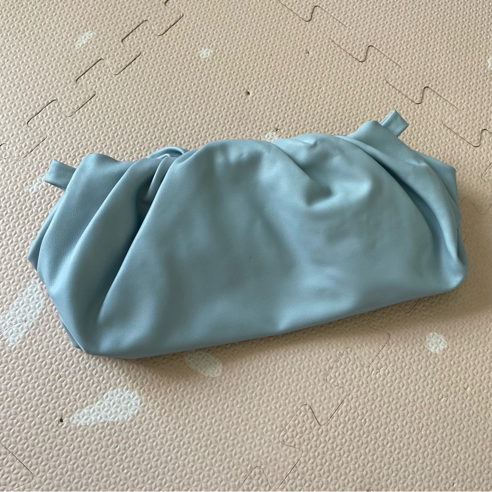 Blue clutch